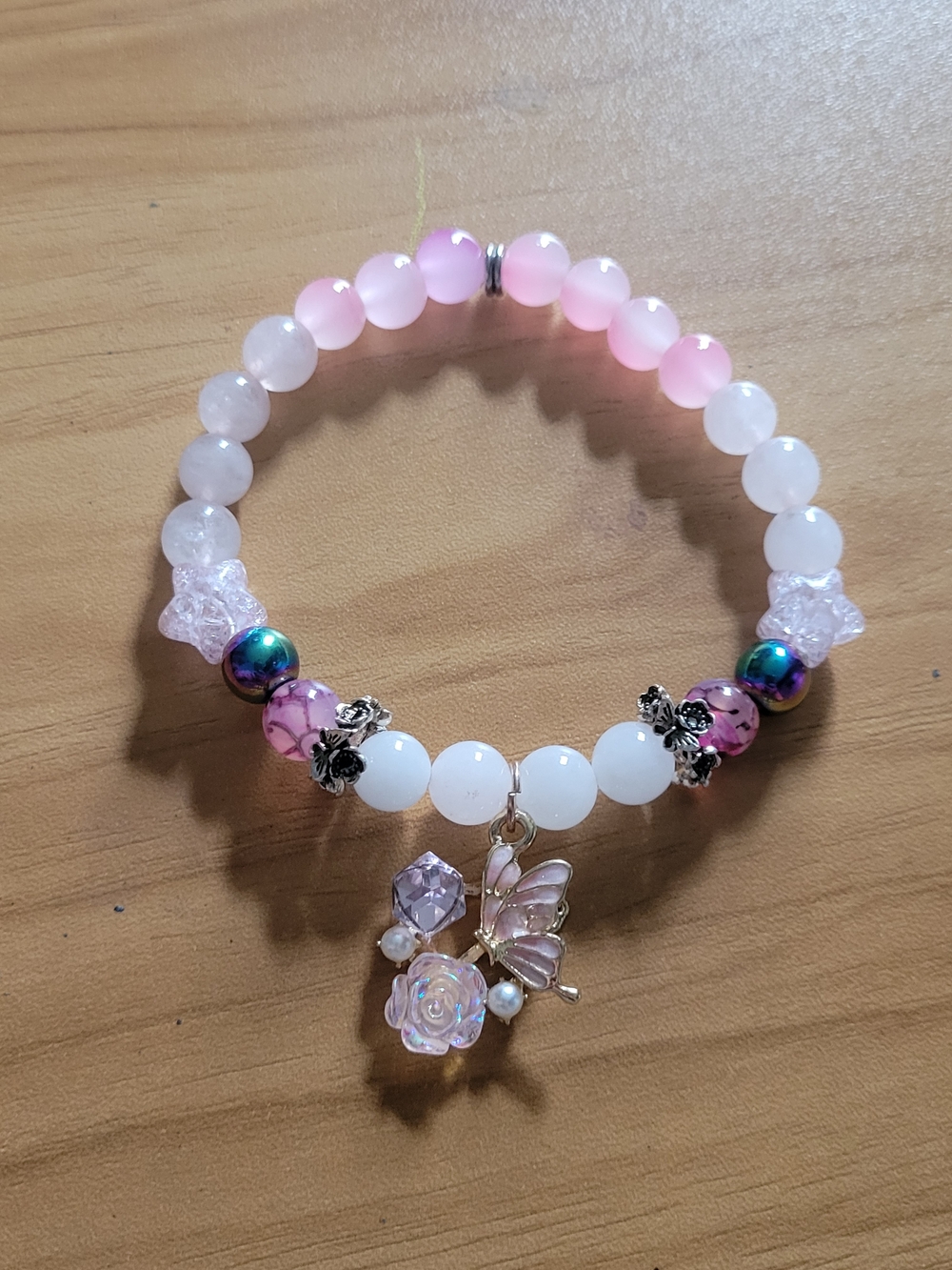 💐NEW💐 Hand Crafted Pink & White Butterfly Charm Beaded Bracelet